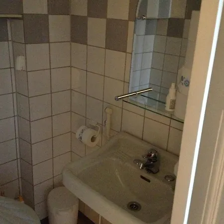 Famous Bertel Jung *