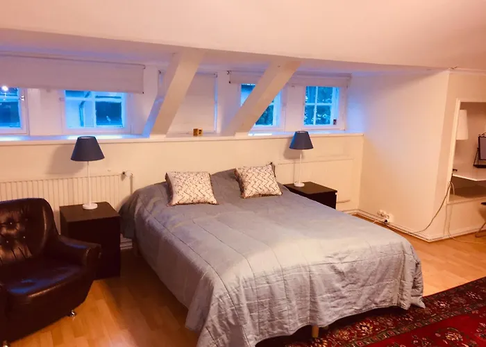 Famous Bertel Jung *